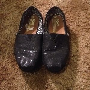 Black glittered toms